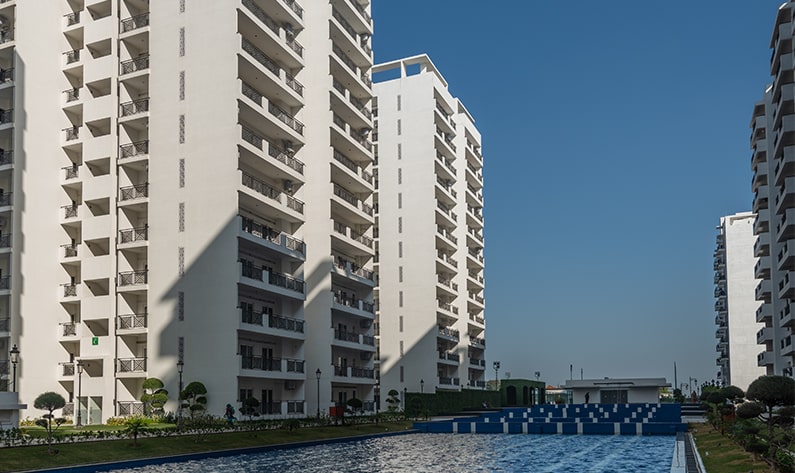 Central Park Aqua Front Towers image