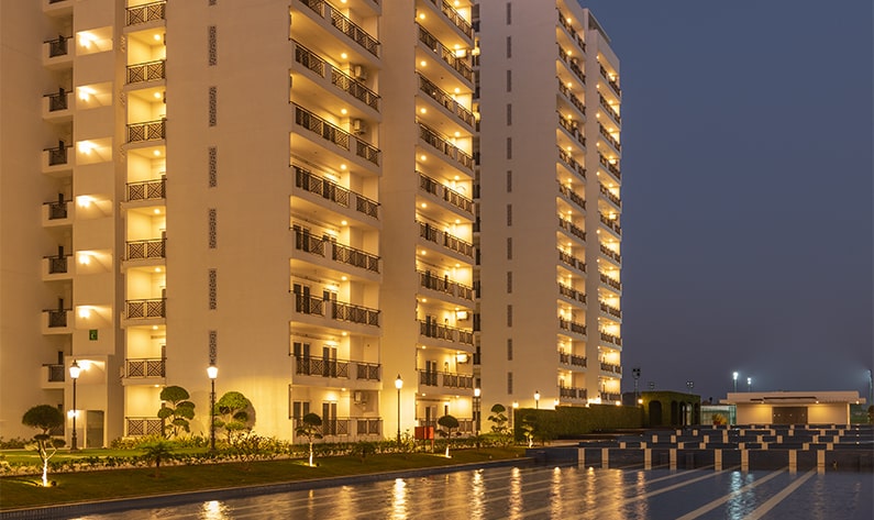 Central Park Aqua Front Towers image